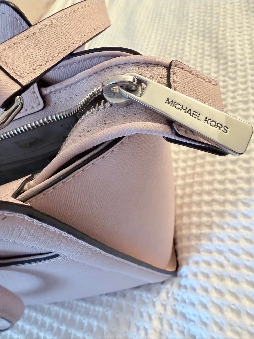 Micheal Kors Tina Large Top-Zip Satchel